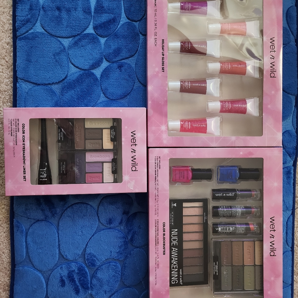 Make up kits